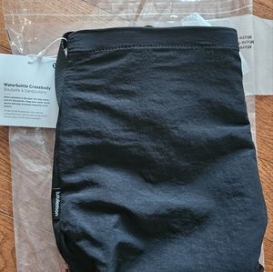 BNWT LULULEMON WATERBOTTLE CROSSBODY